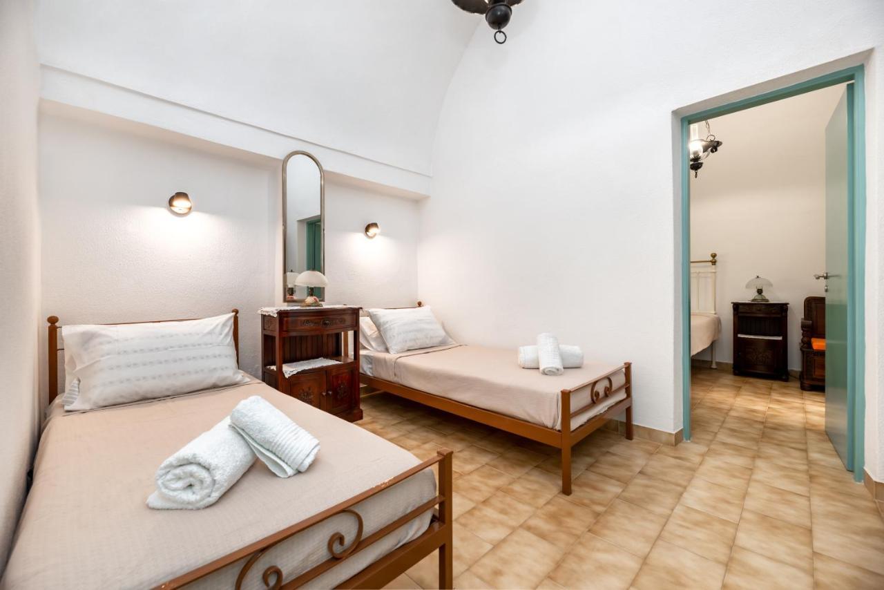 Authentic Santorinian Home Experience Fira  Exterior foto