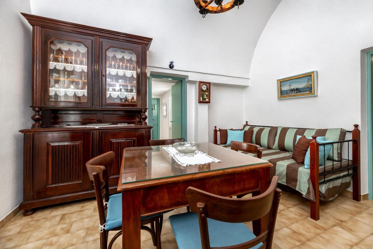 Authentic Santorinian Home Experience Fira  Exterior foto