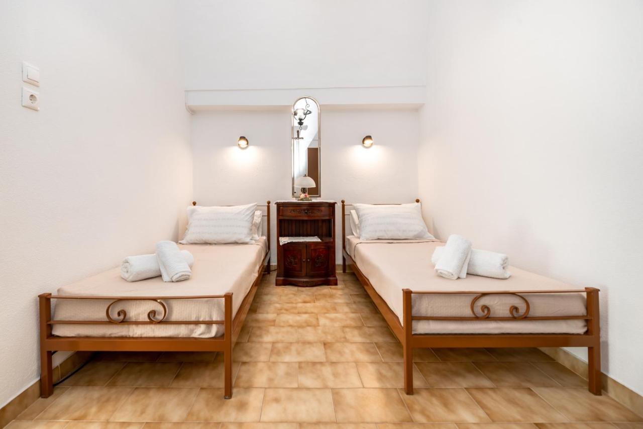 Authentic Santorinian Home Experience Fira  Exterior foto